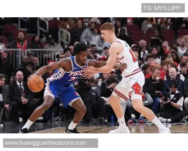 小马与VJ的后场组合展现潜力76人是否该重新审视恩比德核心地位